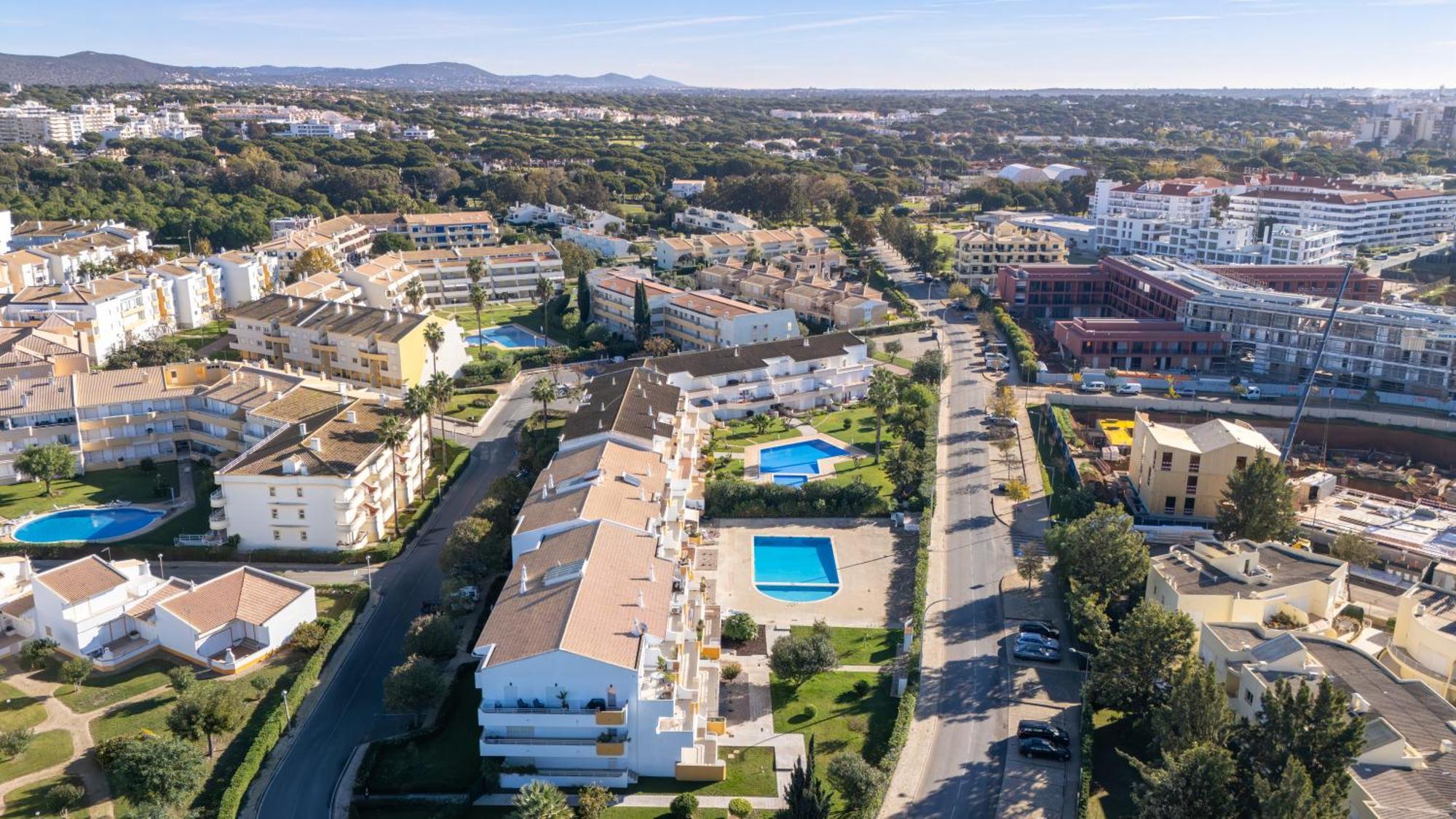 Apartment Design Floor With Balcony & Pool By Lovelystay Vilamoura