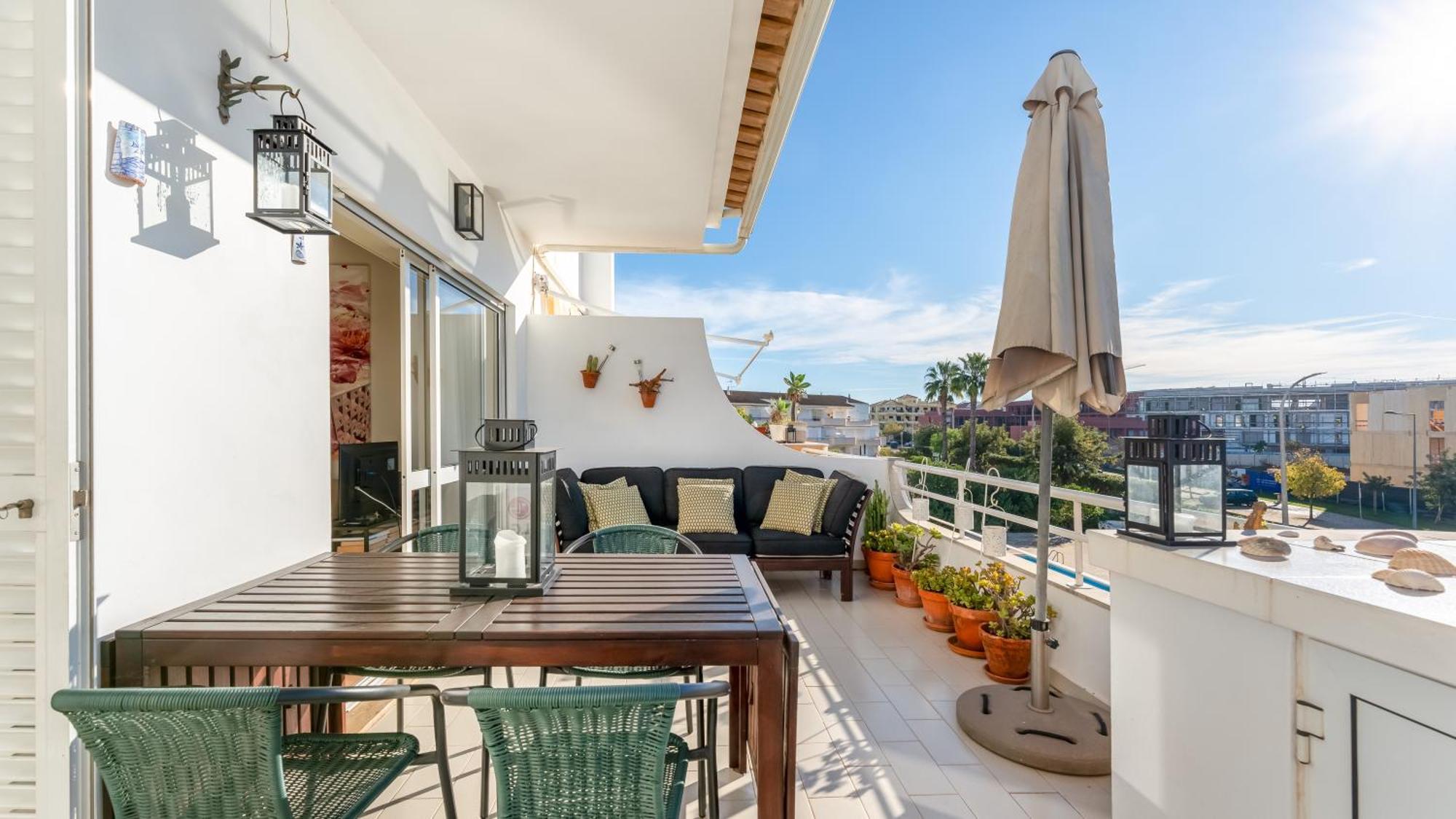 Design Floor With Balcony & Pool By Lovelystay Vilamoura